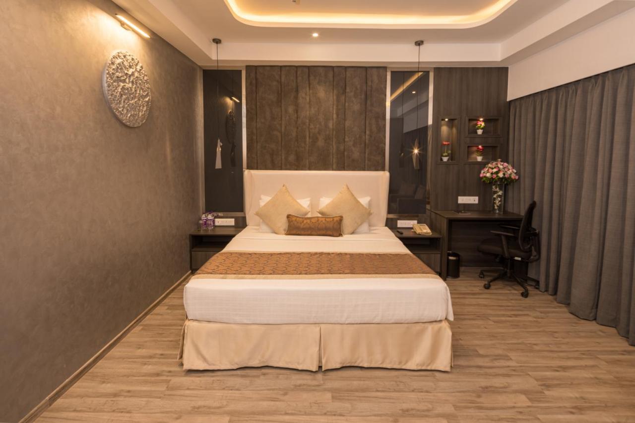 Goldfinch Hotel Mumbai Exteriör bild