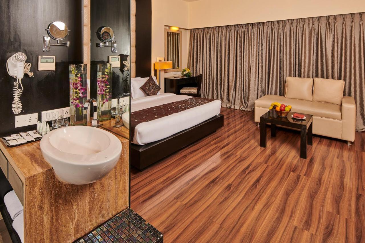 Goldfinch Hotel Mumbai Exteriör bild
