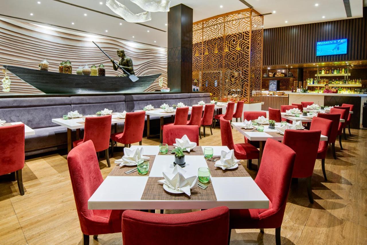 Goldfinch Hotel Mumbai Exteriör bild